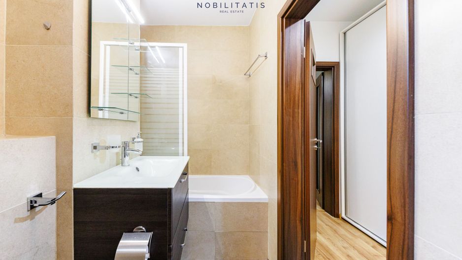 Un apartament cum rar găsești, în centrul orasului | 4 camere & 2 bai - Poză 44