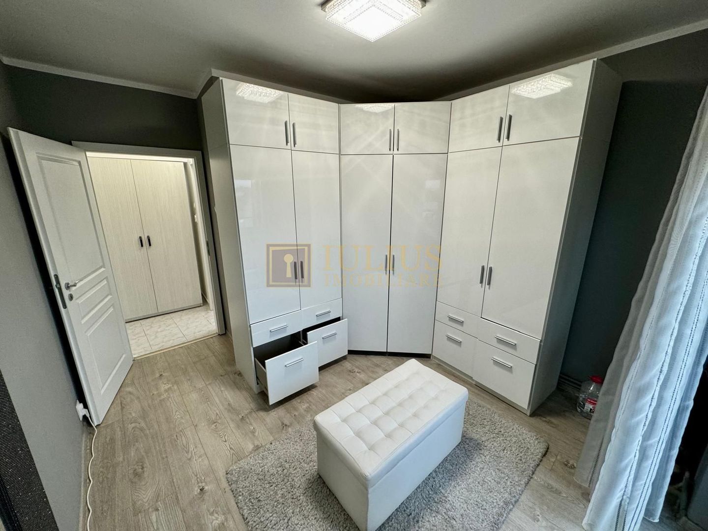 3 camere -2 dormitoare| 2 bai| centrala proprie| apartament superb| 2 balcoane - Poză 6