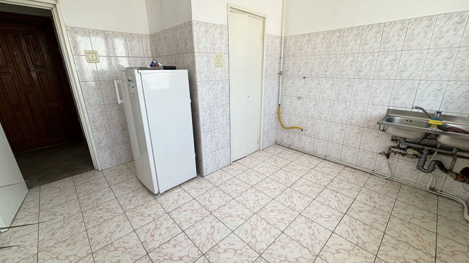 Apartament 3 camere decomandat 67,8 m² zona garii - Poză 5
