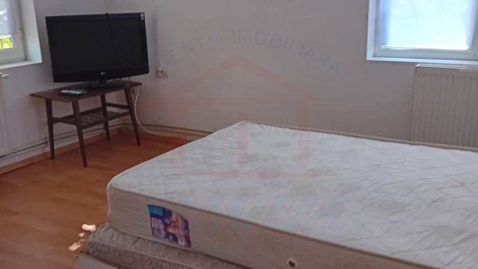 PROPRIETATE P+P1 CU 10 CAMERE – DE ÎNCHIRIAT SAU DE VÂNZARE - Poză 2