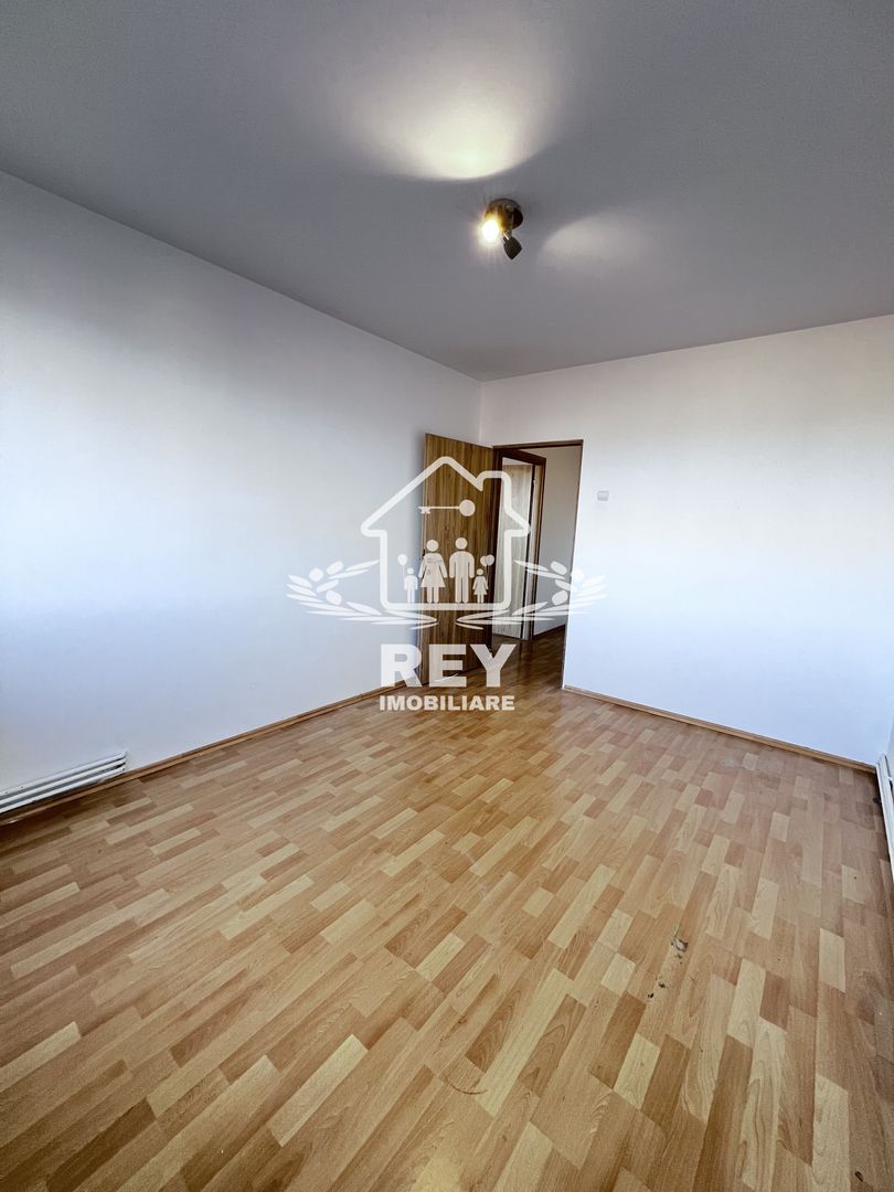 Apartament 2 camere,bloc cu lift, Str. Oștirii/Mihai Viteazul/N.Iorga - Poză 13