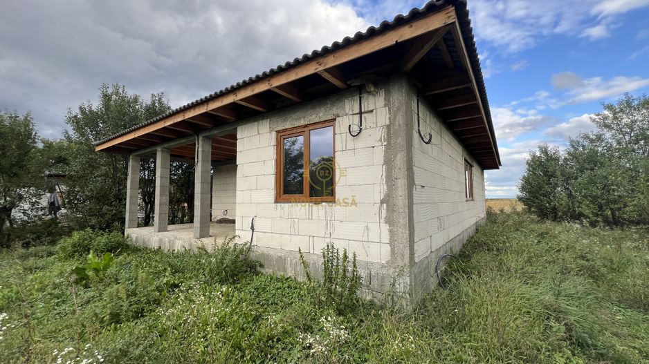 !LISTARE NOUA! Casa de vanzare in Comuna Lazuri /Teren 3800MP - Poză 1