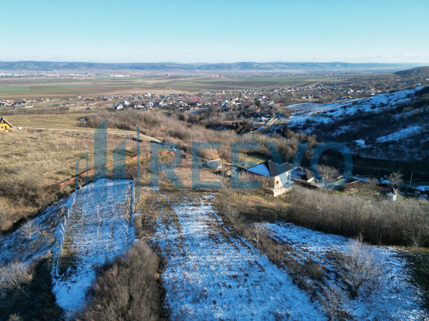 Pensiune/Vilă la roșu P+E+M în Sărata - Poză 33