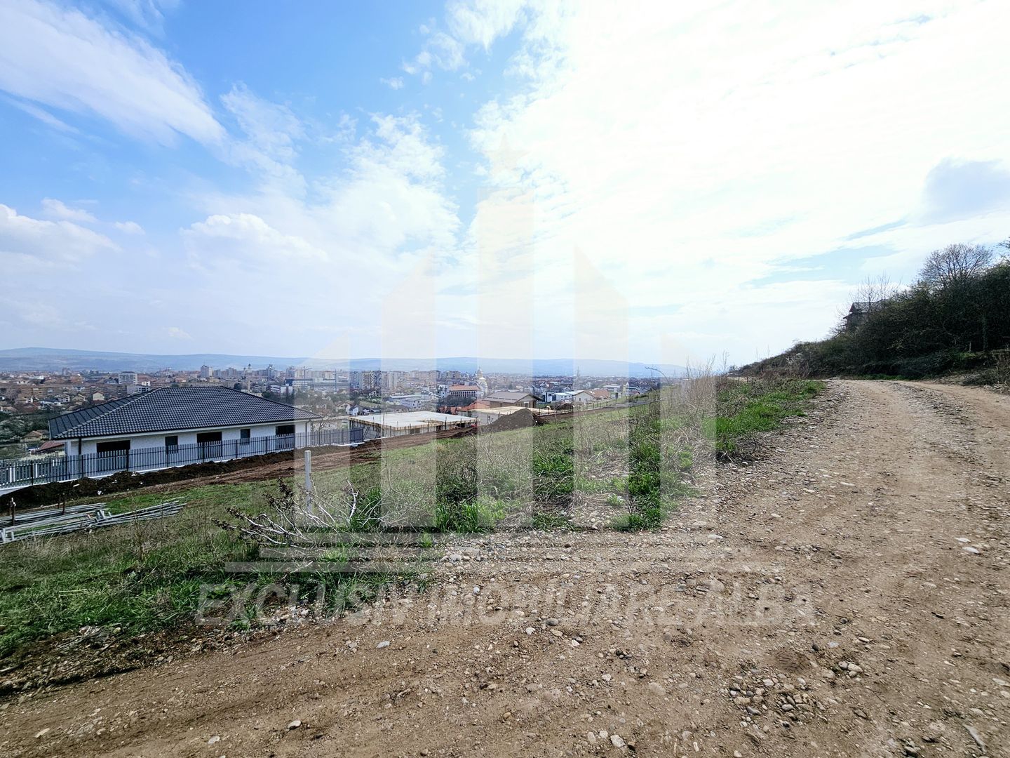 Teren intavilan cu autorizatie de constructie, Cetate - Poză 1