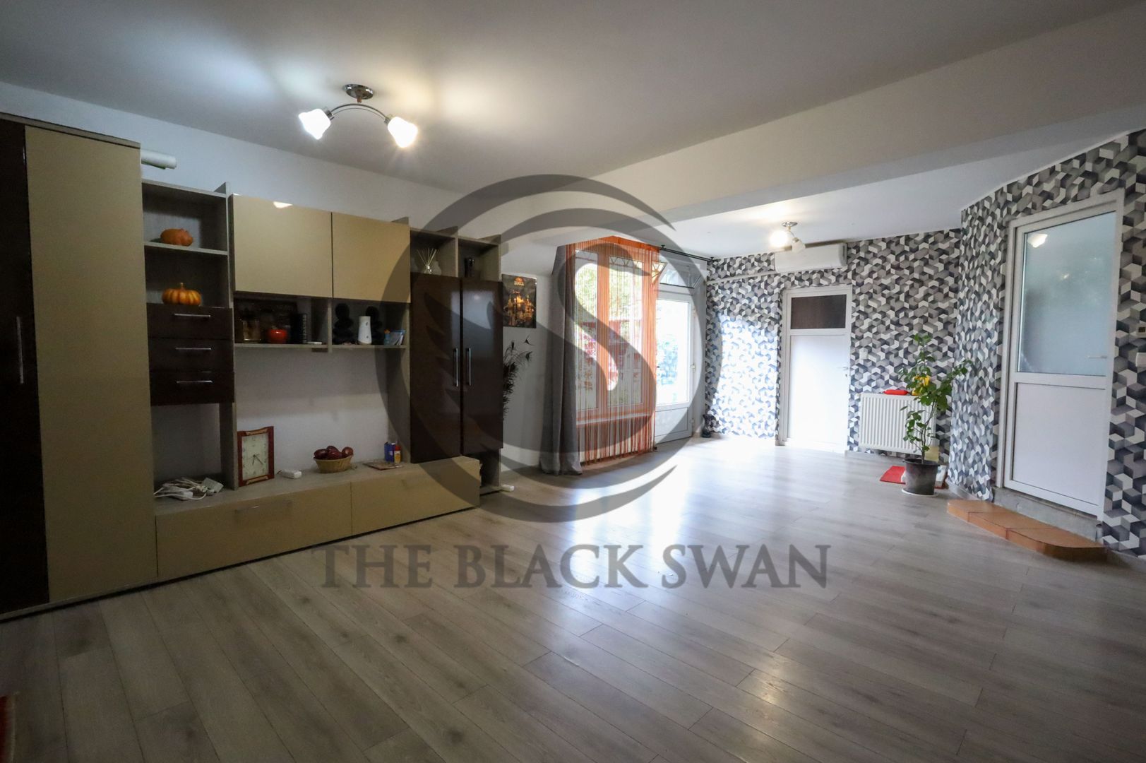 Casa de vanzare 12 camere | 2 constructii - Business, Rezidential | PH - Poză 18