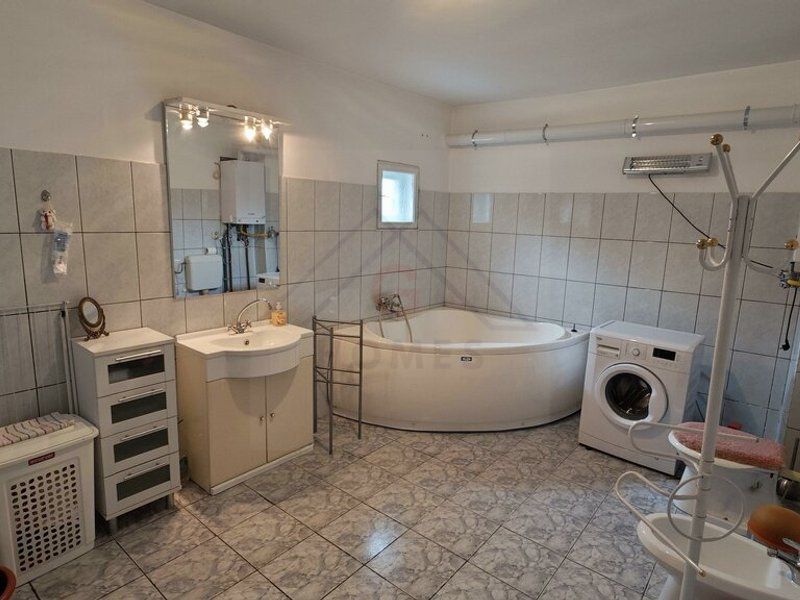 CASA solida, spatioasa (140 mpu) LA PRET DE APARTAMENT! Comision zero! - Poză 11