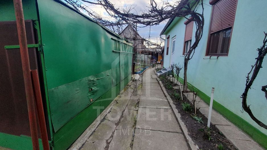 Casă de vânzare în Sibiu -individuală-curte comună- teren de 239 mp - Poză 3