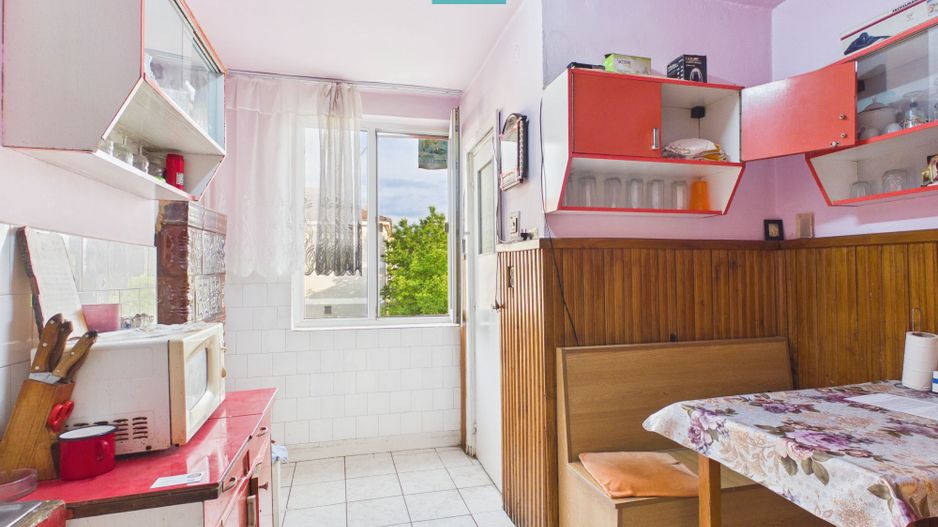 Apartament cu 3 camere zonă centrala în Lipova - Poză 2