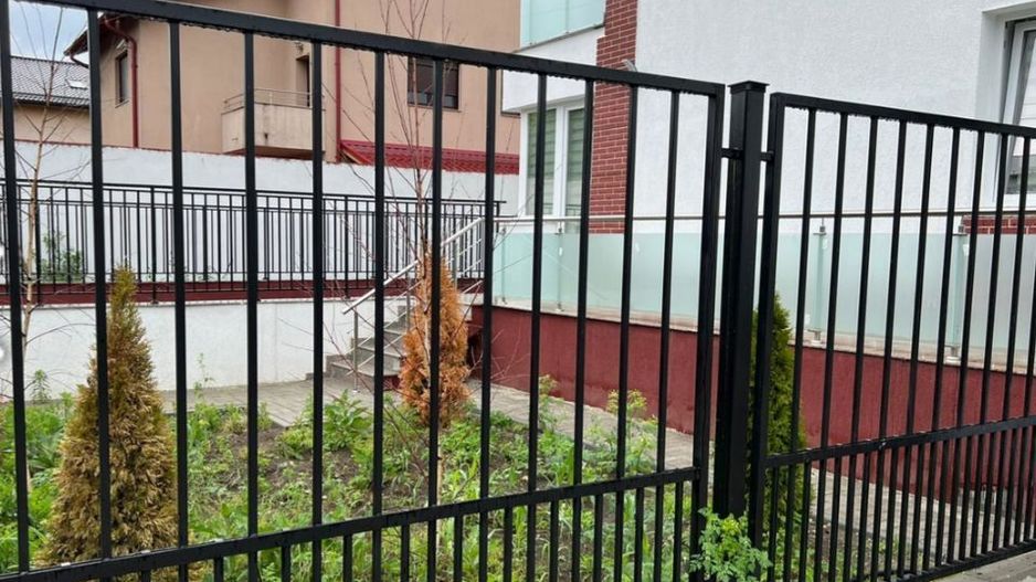 AP. 2 CAMERE STRAULESTI, CURTE 55 MP, INCALZIRE PARDOSEALA, PARCARE - Poză 3