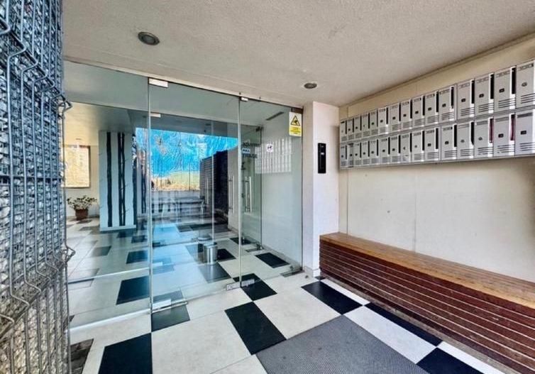 Apartament de 3 camere, mobilat de lux, disponibil imediat pentru inchiriere - Poză 14