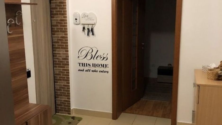 De vanzare apartament 3 camere - Poză 1