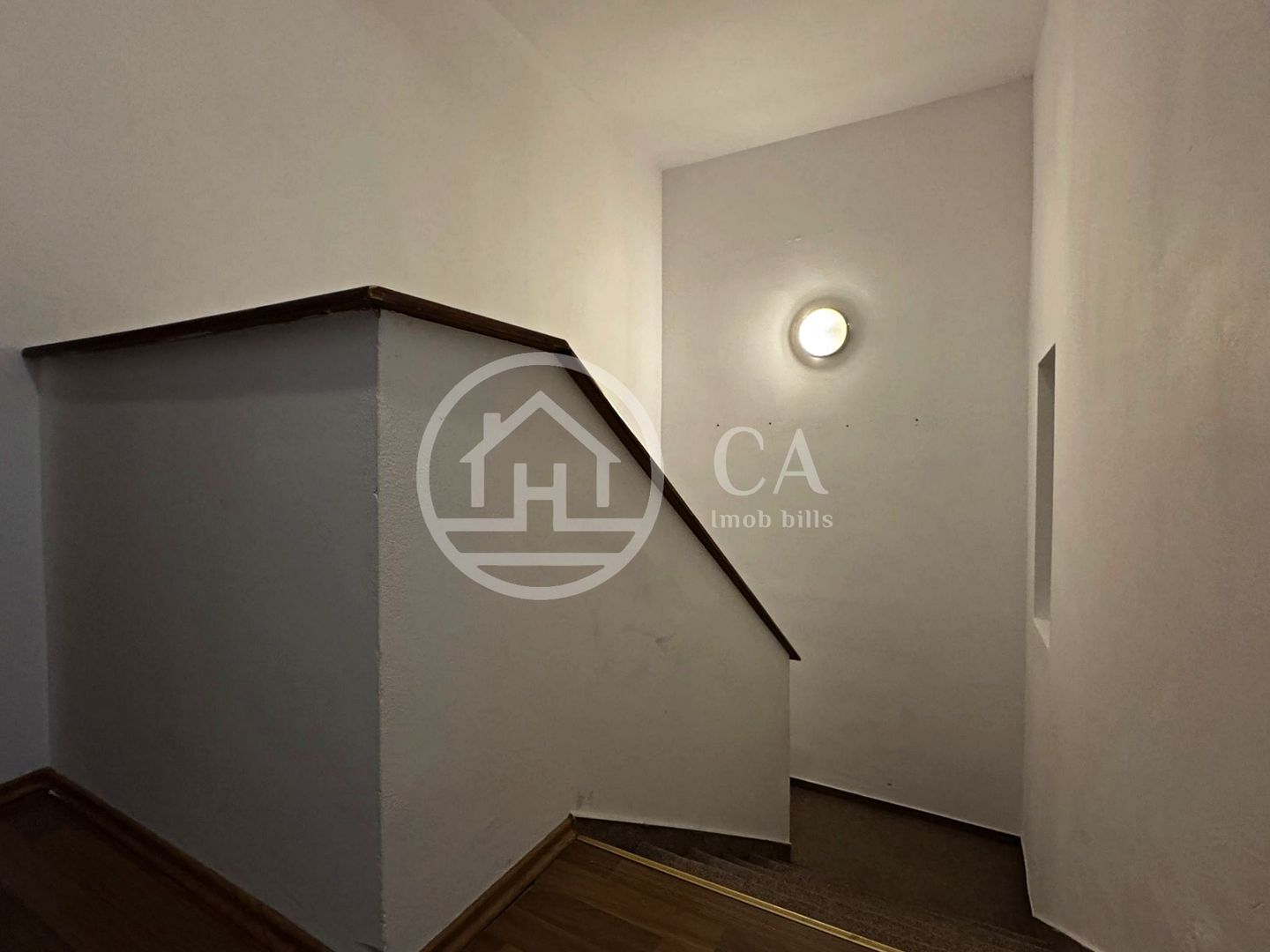 Casă de închiriat cu 4 camere în Cartierul Europa, Oradea - Poză 4