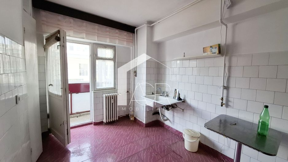 Apartament cu 3 camere, decomandat, Piata Mihai Viteazu - Poză 4