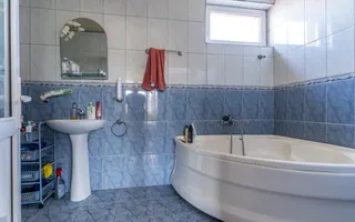 Casă pe 5 nivel–Ideală pentru Locuință, Sediu Firmă sau Investiție! - Poză 23