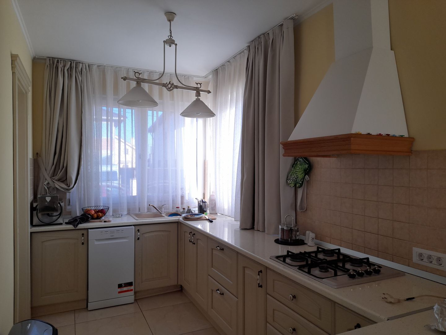 Casa cu 3 dormitoare, centrala gaz, in Cartierul Grigorescu, Oradea - Poză 7