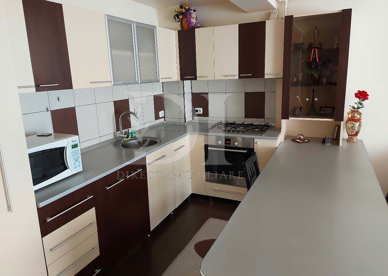 Apartament la cheie / etaj intermediar / Zona Eroilor - Poză 2