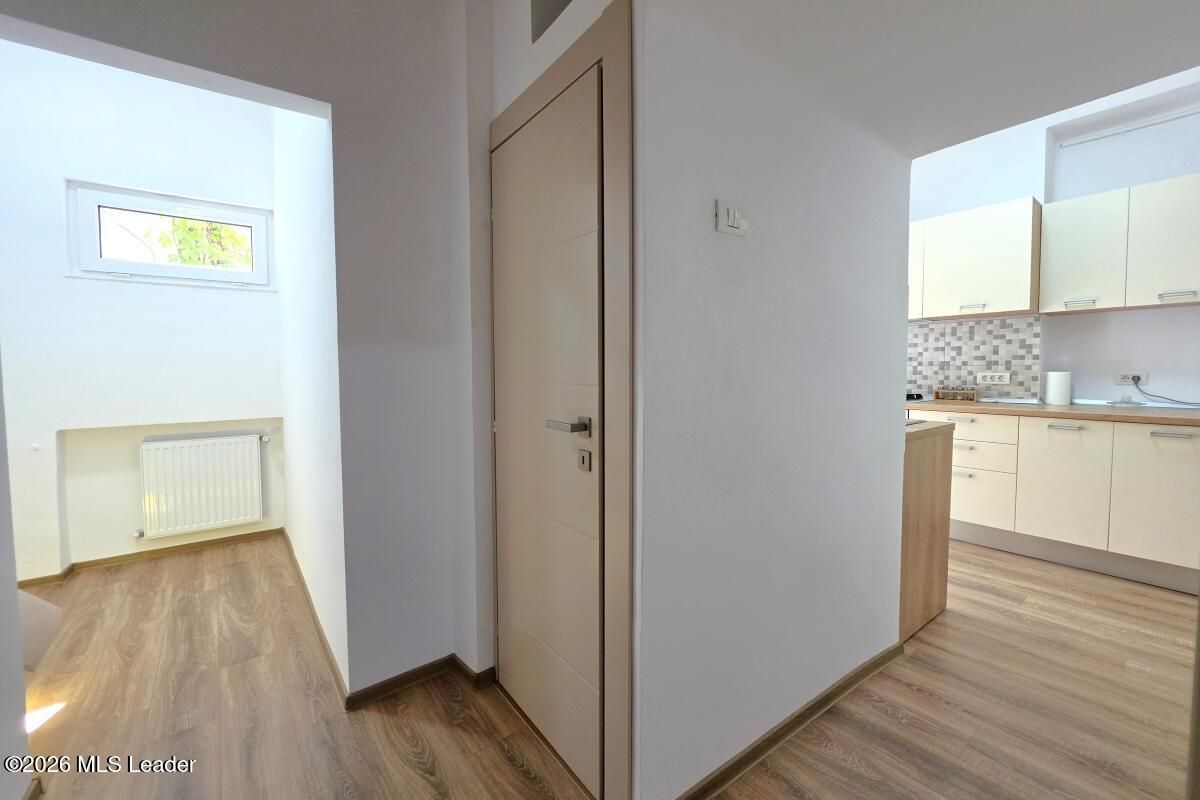 Piata Romana, 4 camere 138 MP total, Etaj 2/9, renovat - utilat, liber - Poză 40