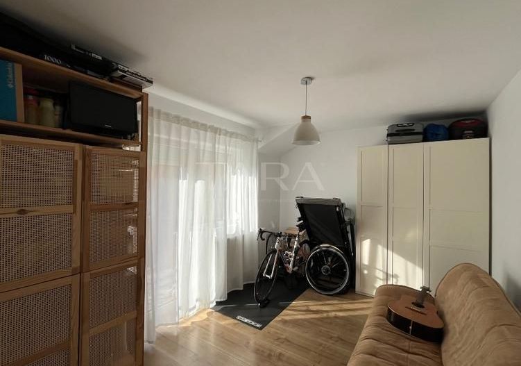 Vând apartament 3 camere, 64 mp + balcon, mobilat, utilat. - Poză 6