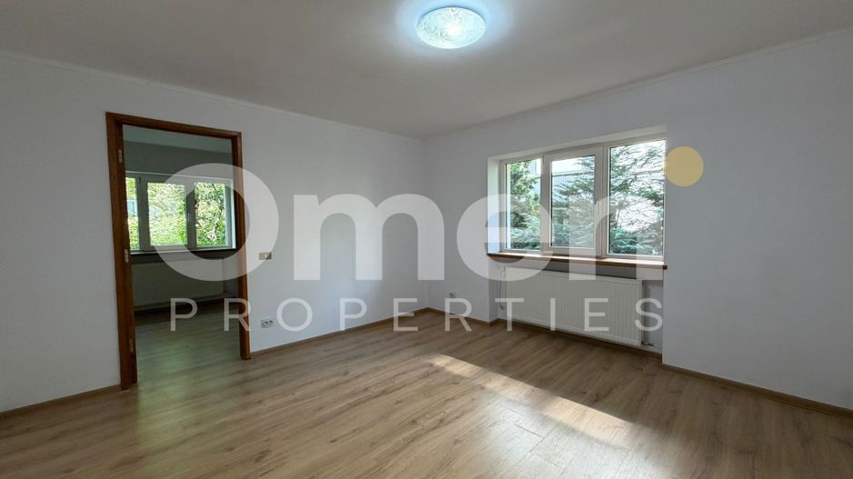 Apartament cu 2 camere, situat in zona centrala - Poză 1