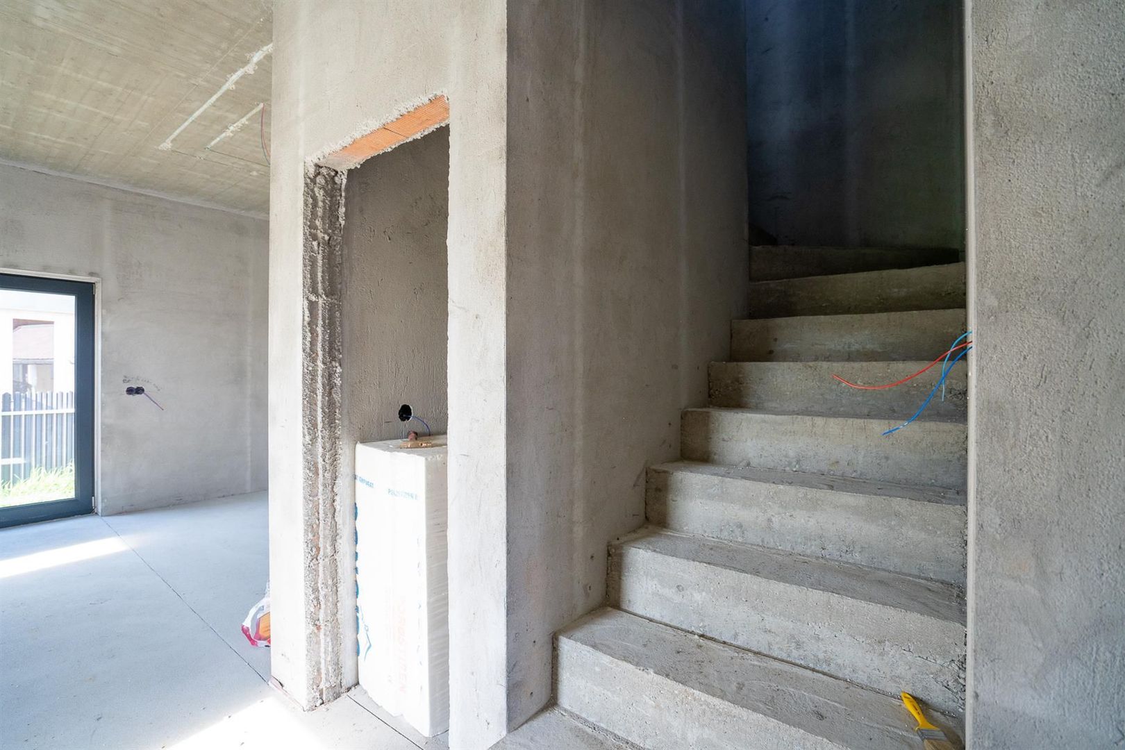 Casa in Oradea 2 dormitoare 2 bai garaj - Poză 7