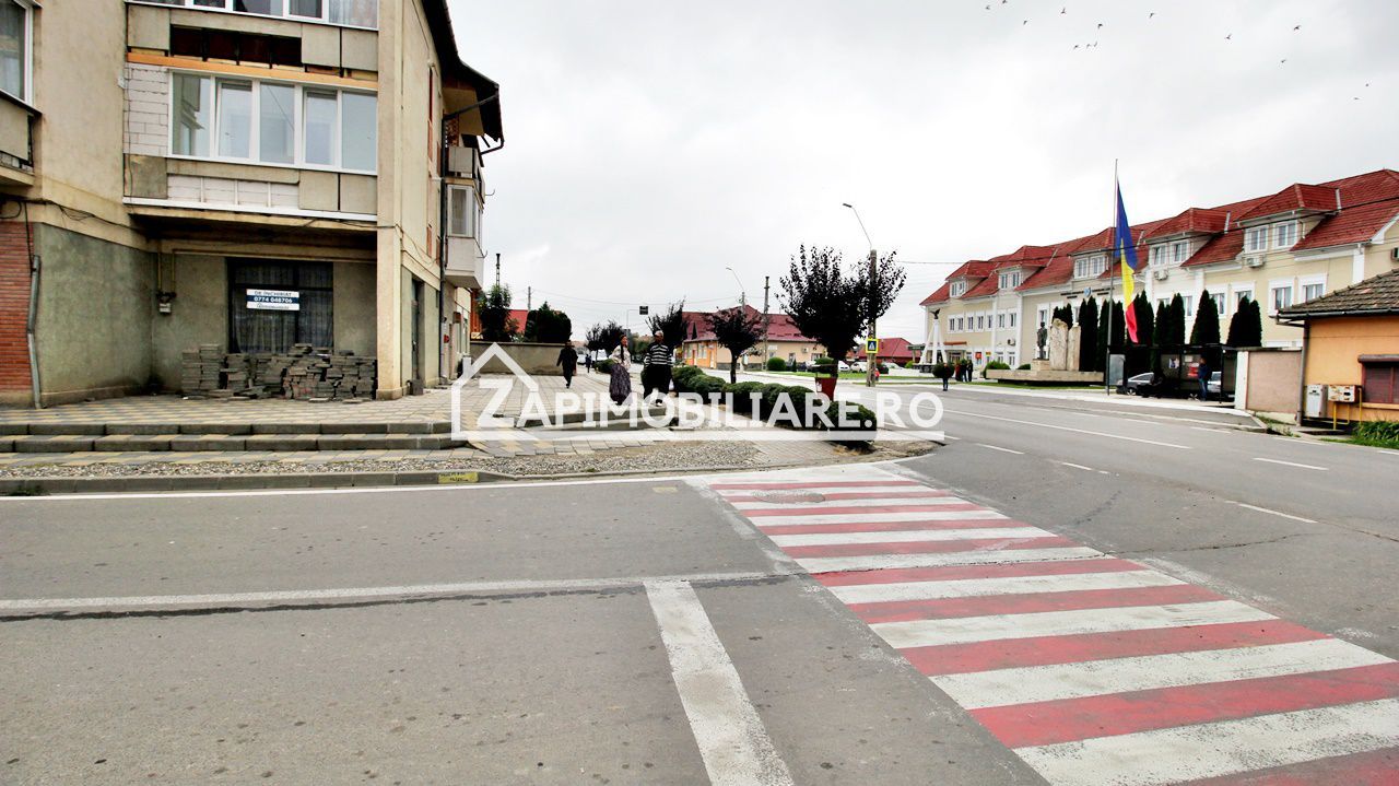 Hală + birouri si spatiu comercial 700 mp. teren 2.500 mp - Poză 6