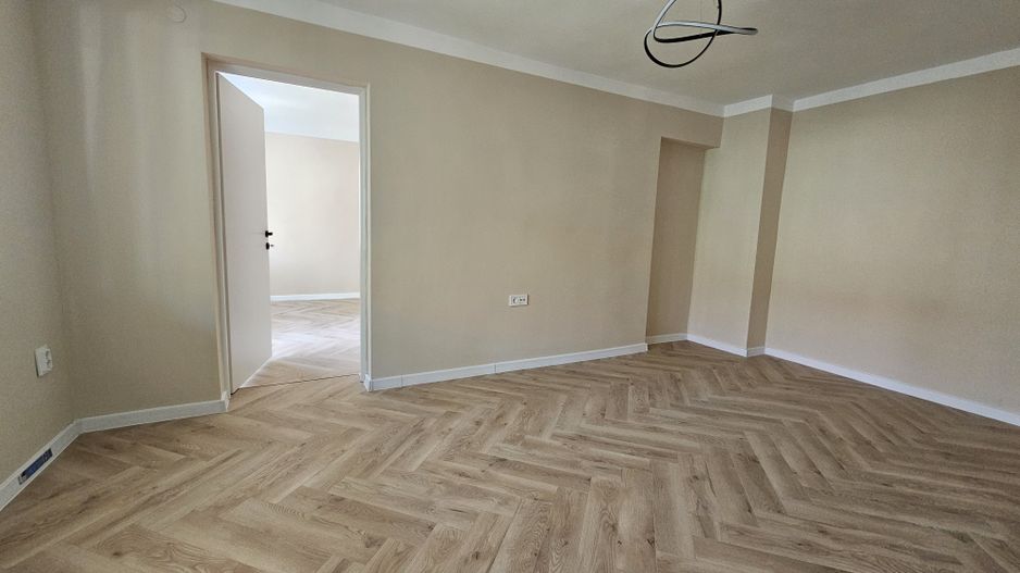 Corp de casă cu 2 imobile independente, curte și pod – Str. Mihai Viteazul - Poză 9
