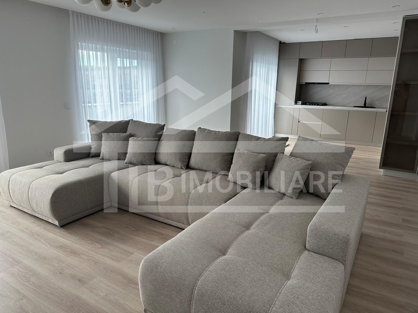 Apartament cu 3 camere, 111mp, 2 locuri de parcare, Zona Sevalia - Poză 2