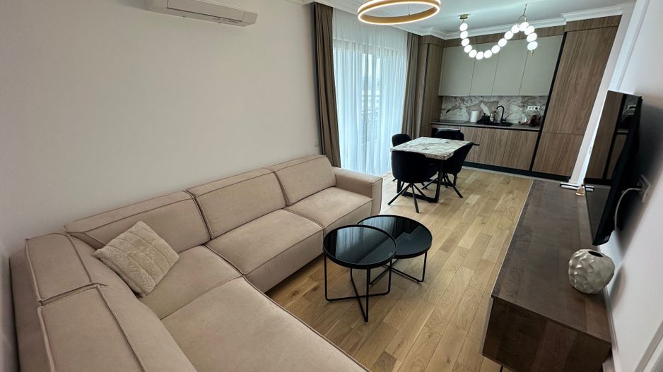 Apartament 3 camere de inchiriat - Poză 1