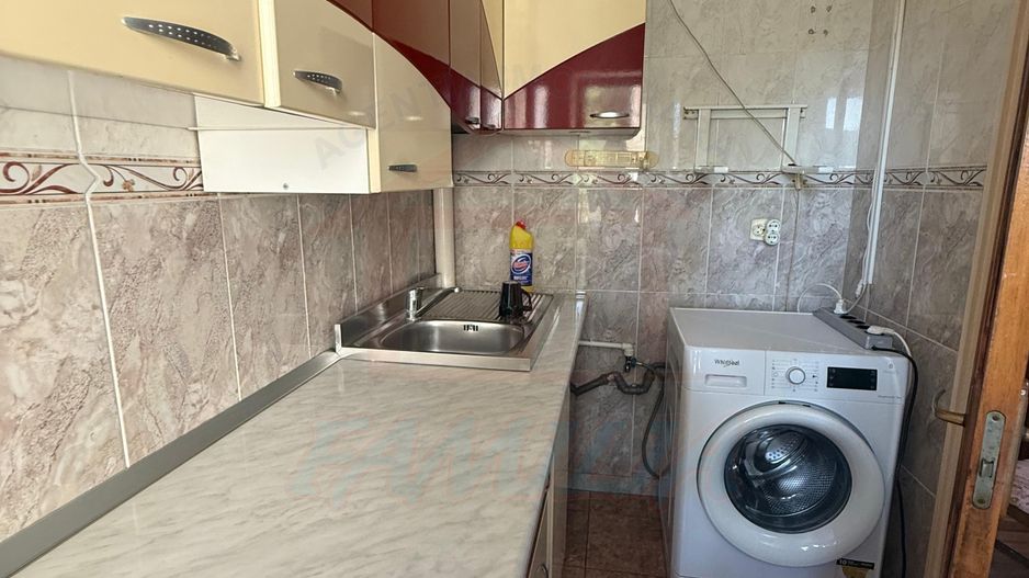✨De închiriat 3 camere, Micro 14, 300 Euro/luna - Poză 4