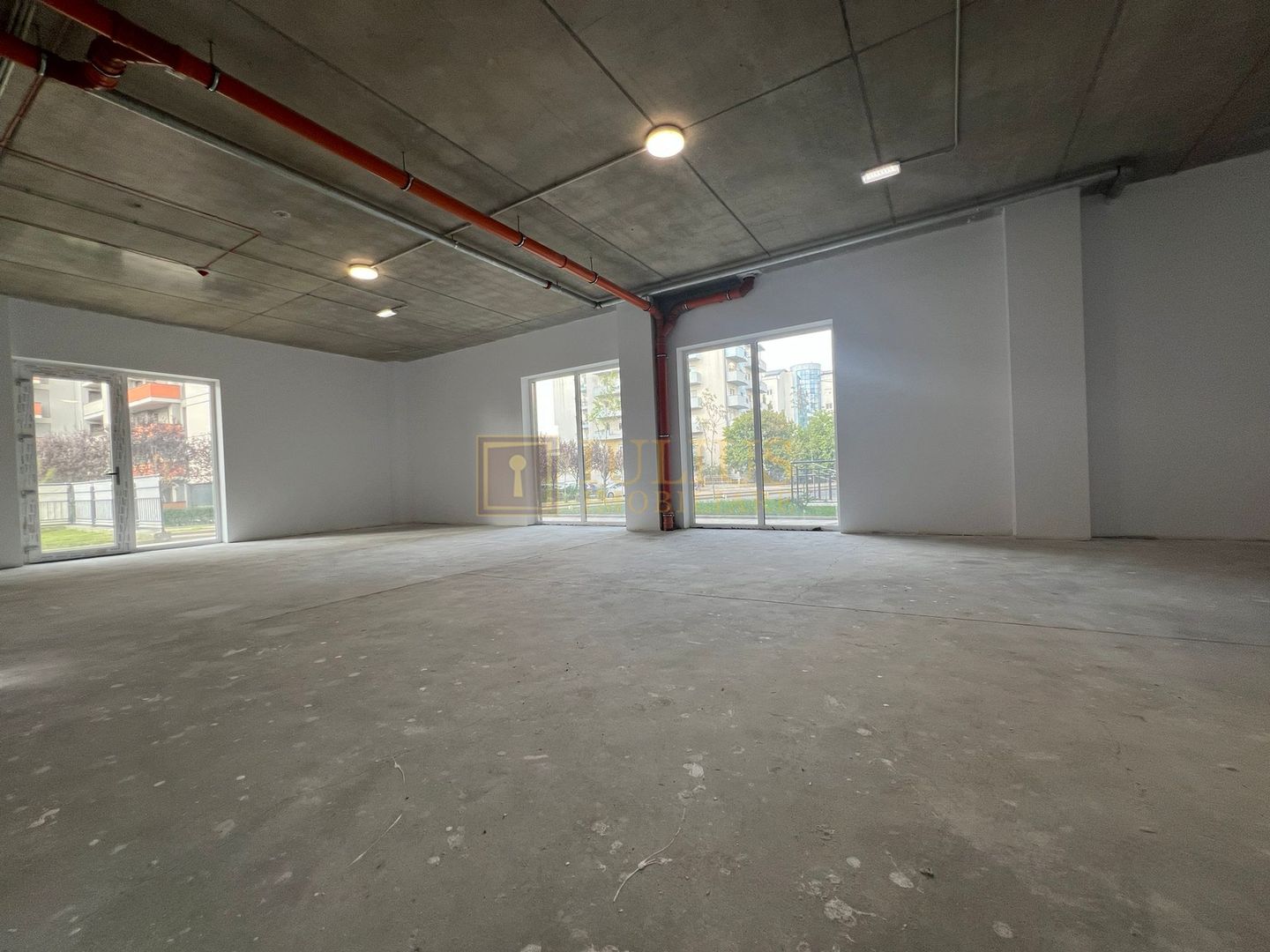 Spatiu 90mp utili; bloc nou, vad comercial ! Zona de nord - la bulevard. - Poză 12
