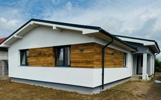 Vând casă zona Martinesti / Odoreu, strada Metropolis - Poză 1