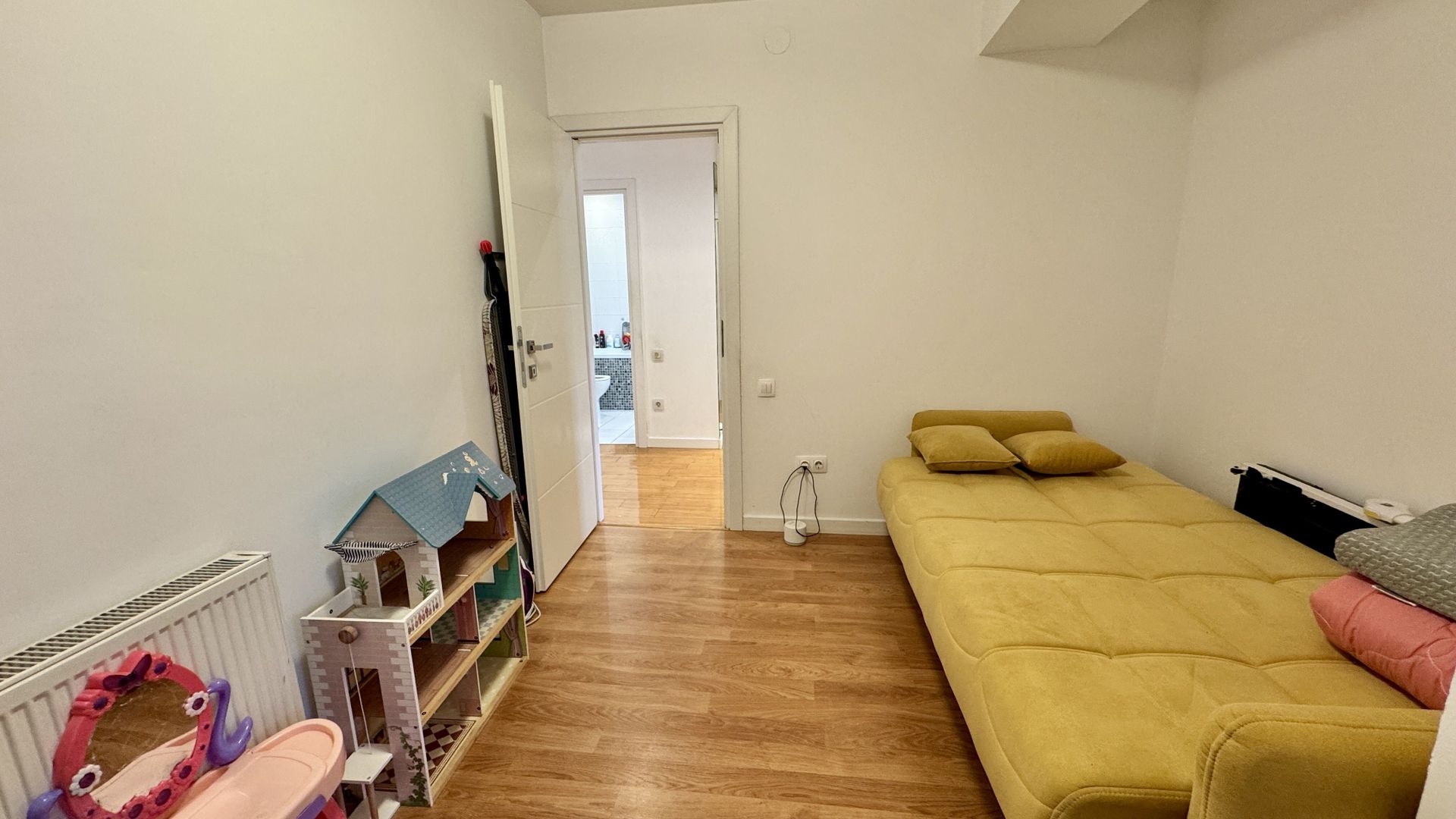 Apartament luminos cu 3 camere, complet mobilat, vedere panoramică spre Tâmpa - Poză 13