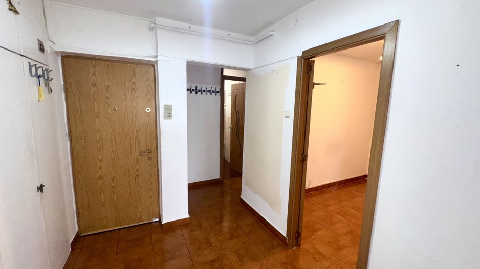Apartament spațios 3 camere | Etaj 1/8 | Bloc reabilitat - Poză 2