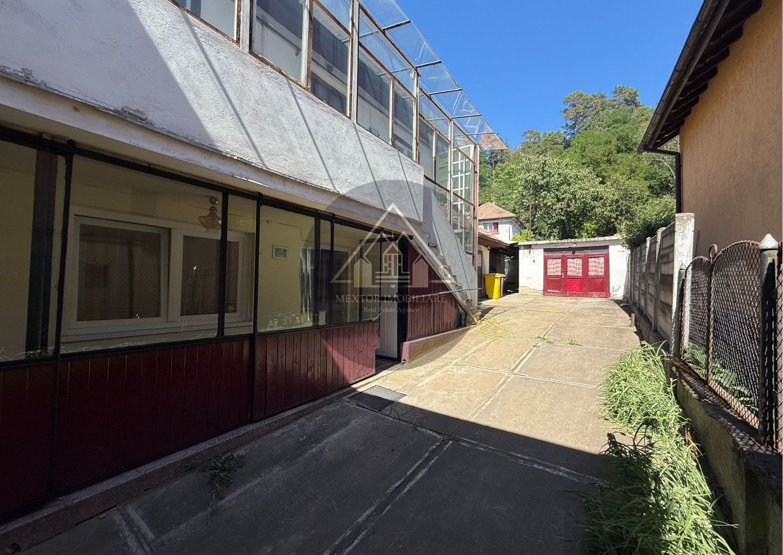 Casa de vanzare, Medias - Poză 3