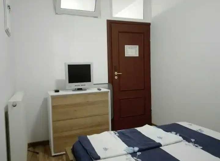 Apartament cu 2 camere- ultracentral - Poză 4