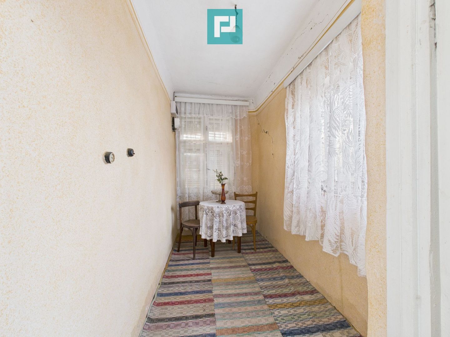 Proprietate cu 3 case din văiugă și teren în Nadab - Poză 12