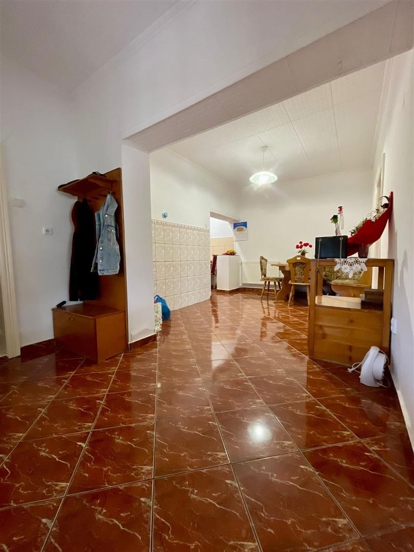 Casa cu 4 camere si livada la 25 km de Oradea - Poză 9