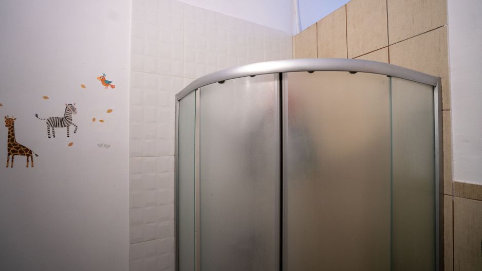 Apartament central de vânzare – la curte comună - Oradea - Poză 6