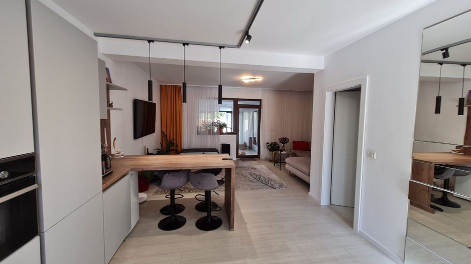 Duplex minimalist cu piscina - Poză 11