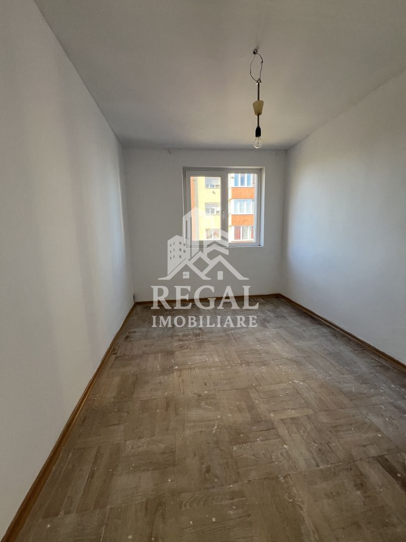 Apartament 3 camere de vânzare – Micro 7 - Poză 3