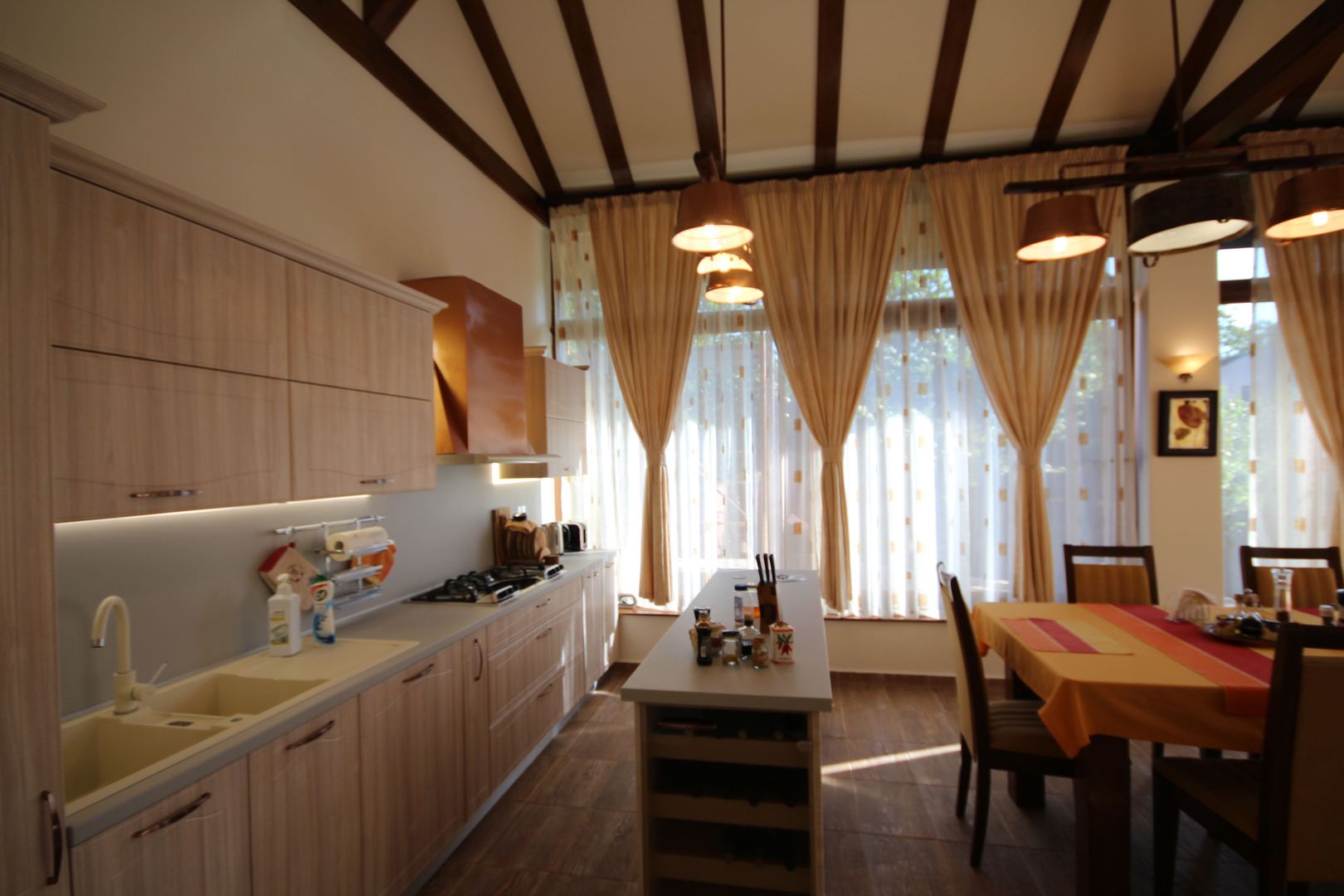 Vila frumoasa de vanzare in zona Balcescu! - Poză 4