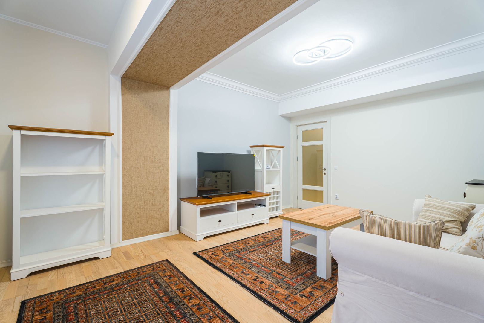 Apartament cu 2 locuri de parcare incluse | Curte proprie | Lacul Tei - Poză 2