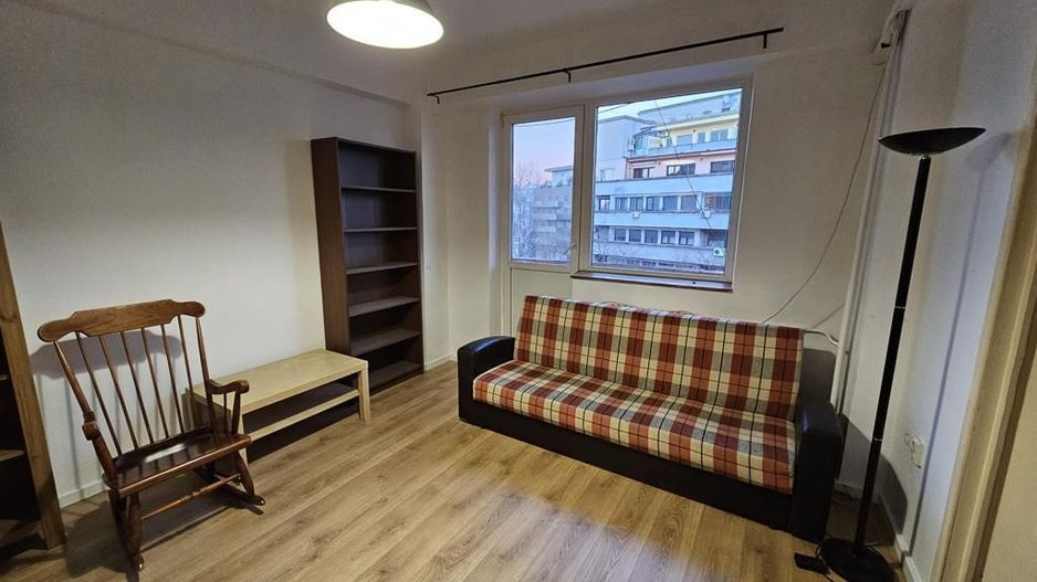 Apartament 2 camere, bloc solid consolidat, etaj 5, zona Universitate - Poză 1