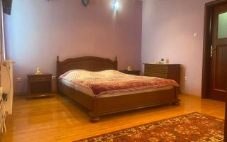 Oportunitate:clinica, birouri etc! Vanzare casa cu 4 camere-Targoviste - Poză 4