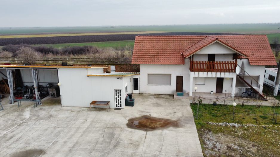 Casa cu teren de 14340 mp în Jebel/Pretabila pentru afacere - Poză 7