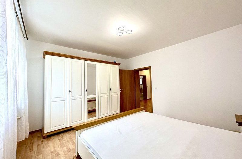 Casa de inchiriat - intrarea în Dumbravita - Poză 8