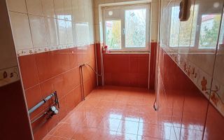 APARTAMENT 2 CAMERE,  SECTOR 4/LUICA, 39 MP, BLOC ANVELOPAT - Poză 3