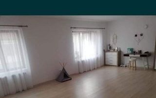 De vanzare casa 330 mp - Poză 7