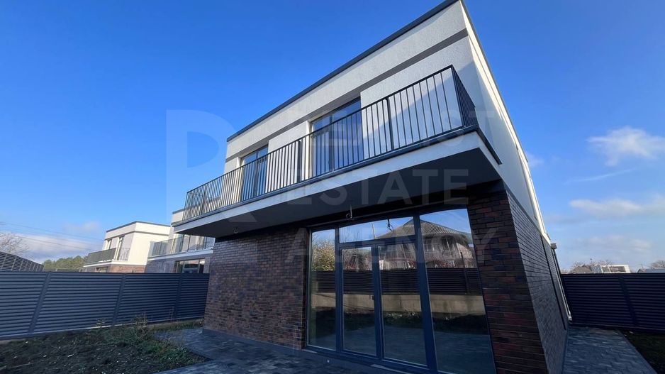 Vânzare, Hi-Tech, 2 nivele, 3 camere, str. Budești, Colonița. - Poză 1