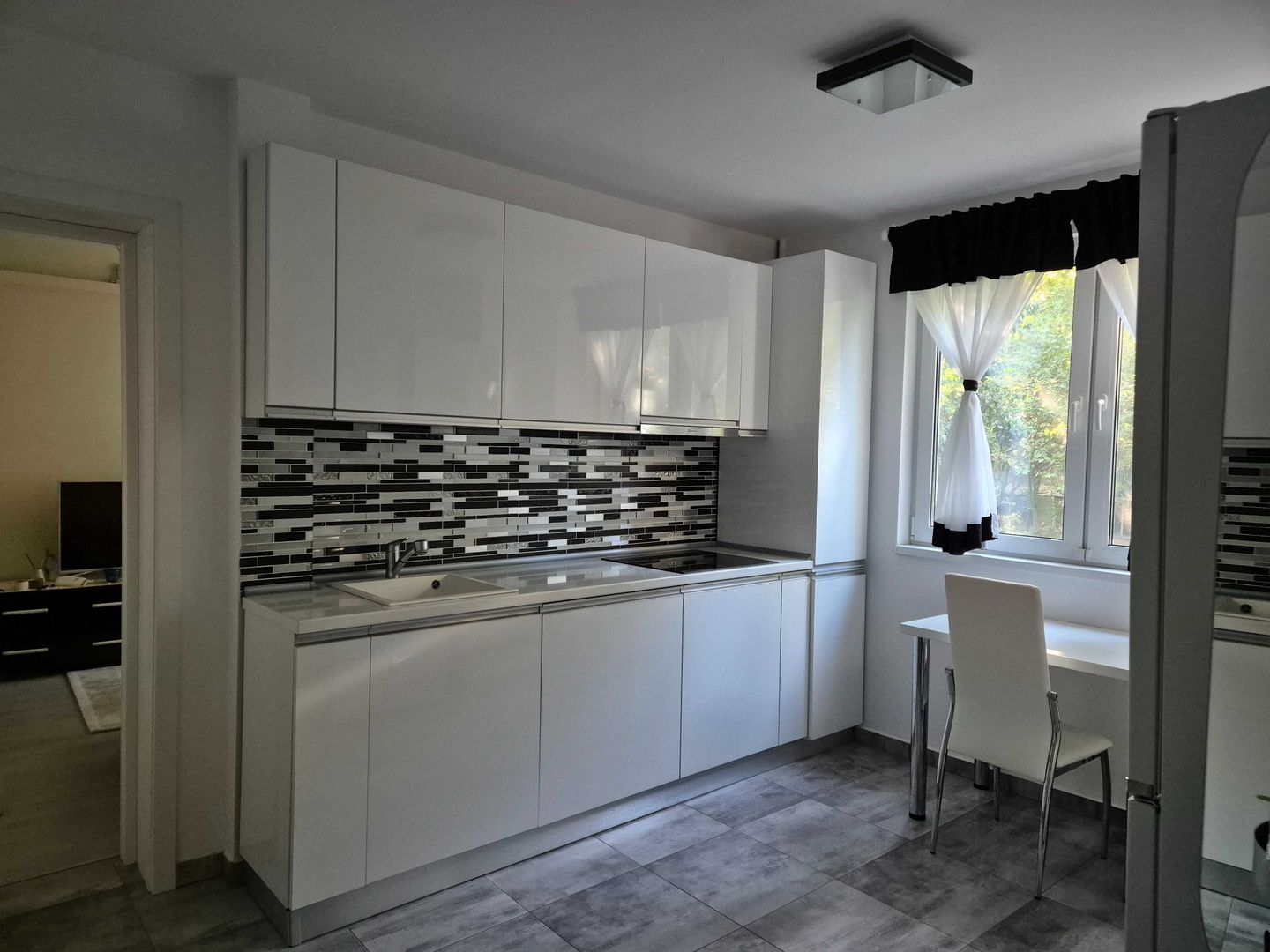 Crangasi Lacul Morii - 3 Camere modern mobilat, utilat si loc parcare D8 - Poză 1